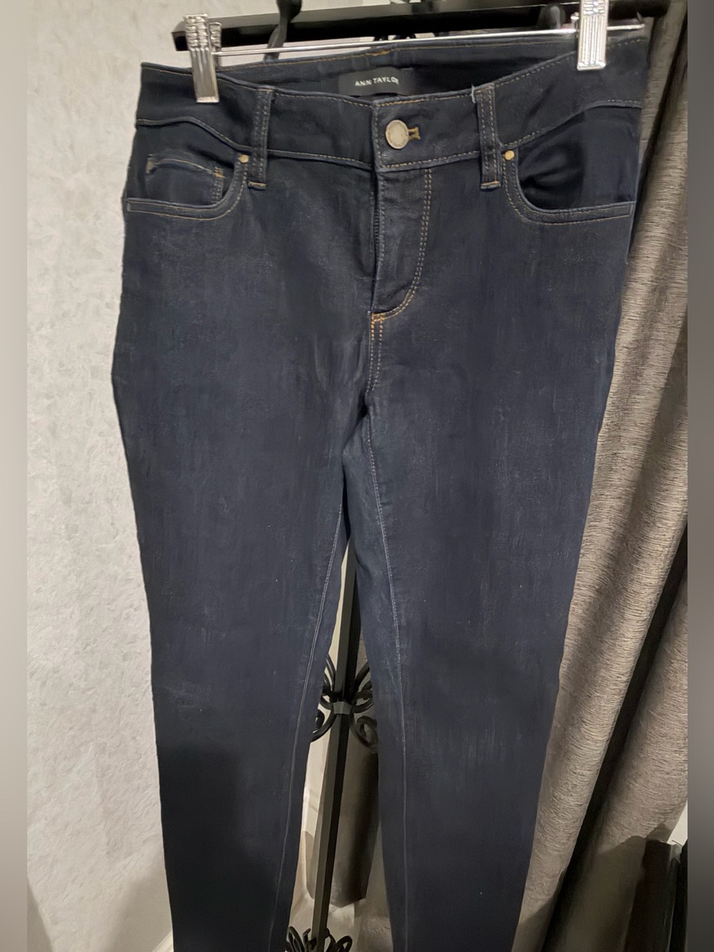 Ann Taylor Women's curvy Skinny Jeans. Like new size 2